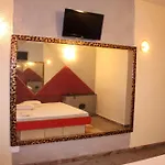 Shelton Hotel (Adults Only)